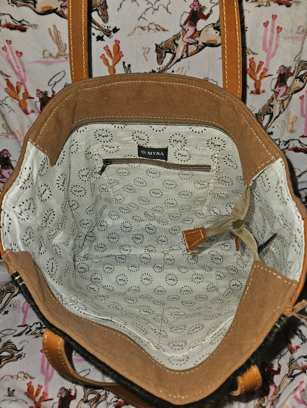 Myra Sunflower And Hide Tote Purse🌻 - Picture 4 of 4
